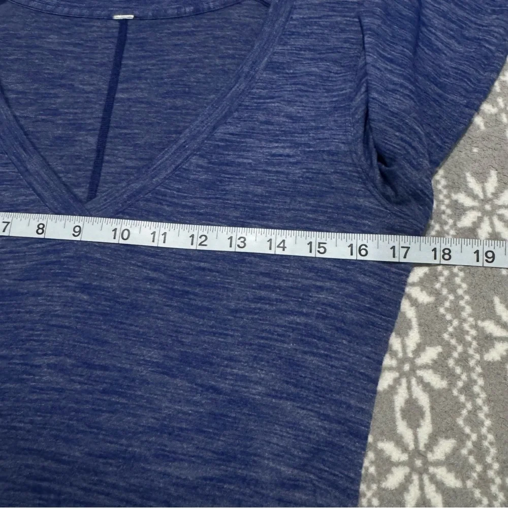 Lululemon V-Neck Long Sleeve Top Size‎ 4